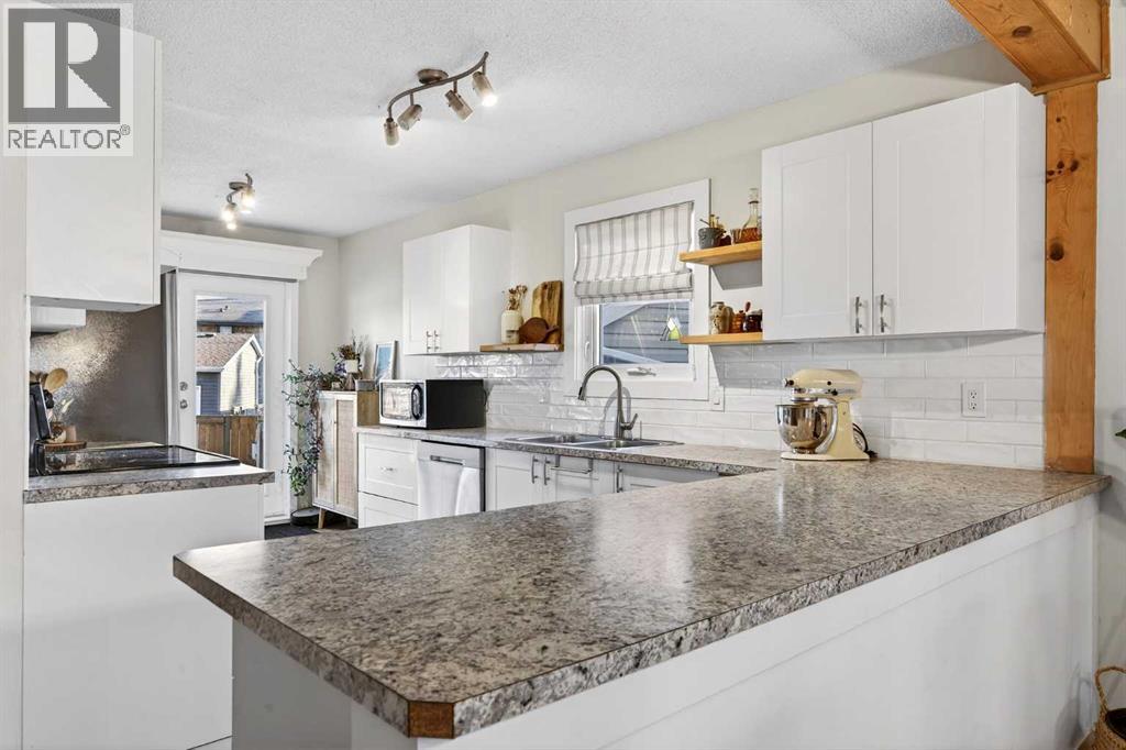 10 Deer Lane Bay Se, Calgary, Alberta  T2J 5S8 - Photo 10 - A2284162