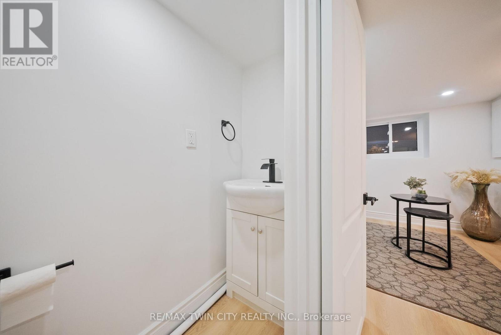 12 Carlyle Street, Brantford, Ontario  N3T 2C1 - Photo 15 - X12771480