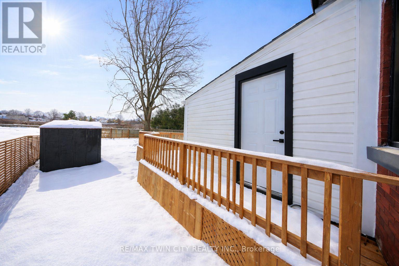 12 Carlyle Street, Brantford, Ontario  N3T 2C1 - Photo 19 - X12771480