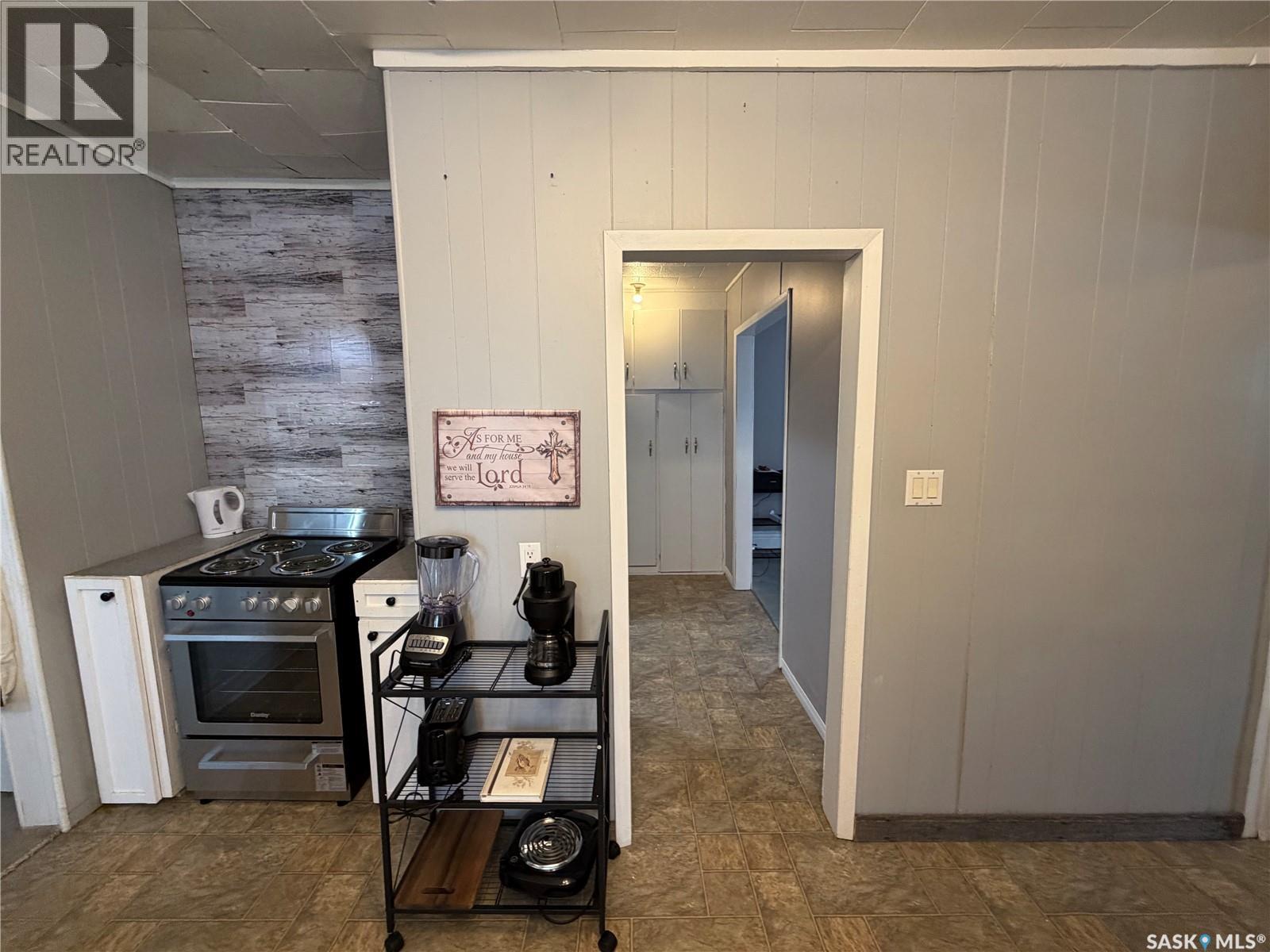 205 1st Street W, Alida, Saskatchewan  S0C 0B0 - Photo 4 - SK028200