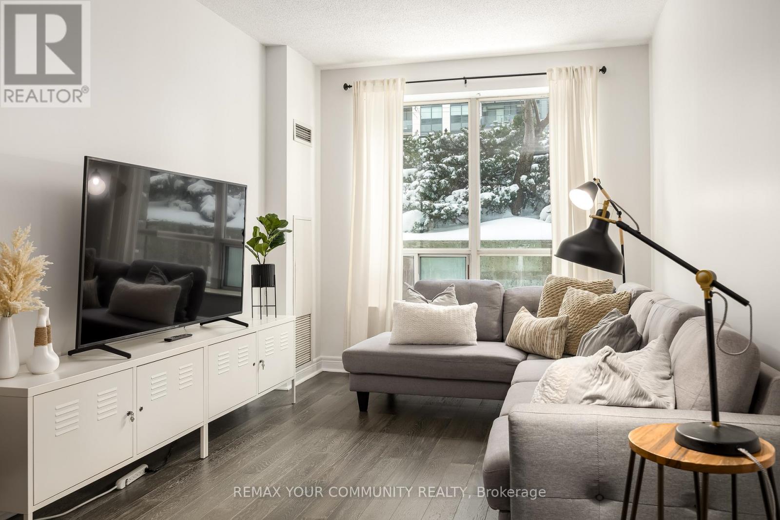 111 - 48 Suncrest Boulevard, Markham, Ontario  L3T 7Y6 - Photo 5 - N12708480