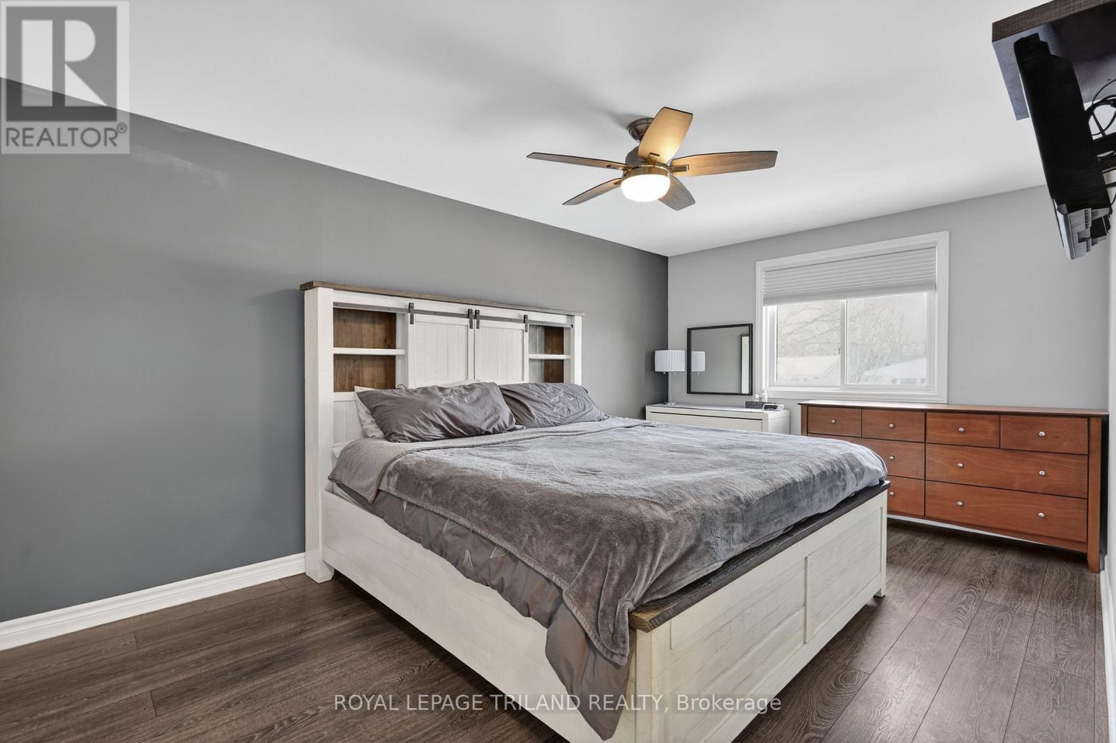 Photo 20 of 41 for 156 Antrim Crescent