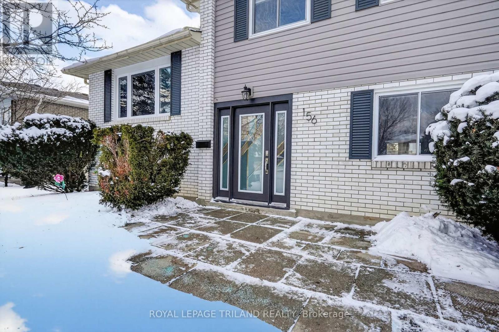 Photo 3 of 41 for 156 Antrim Crescent