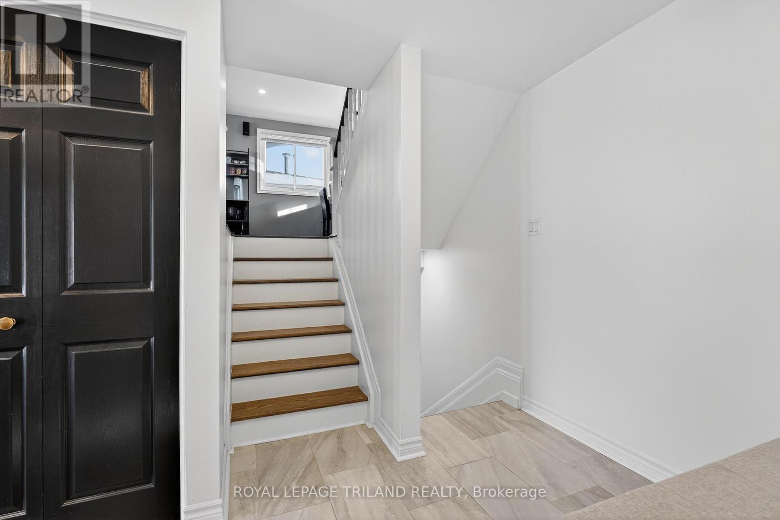 156 Antrim Crescent, London South, Ontario  N6E 1G8 - Photo 13 - X12719916