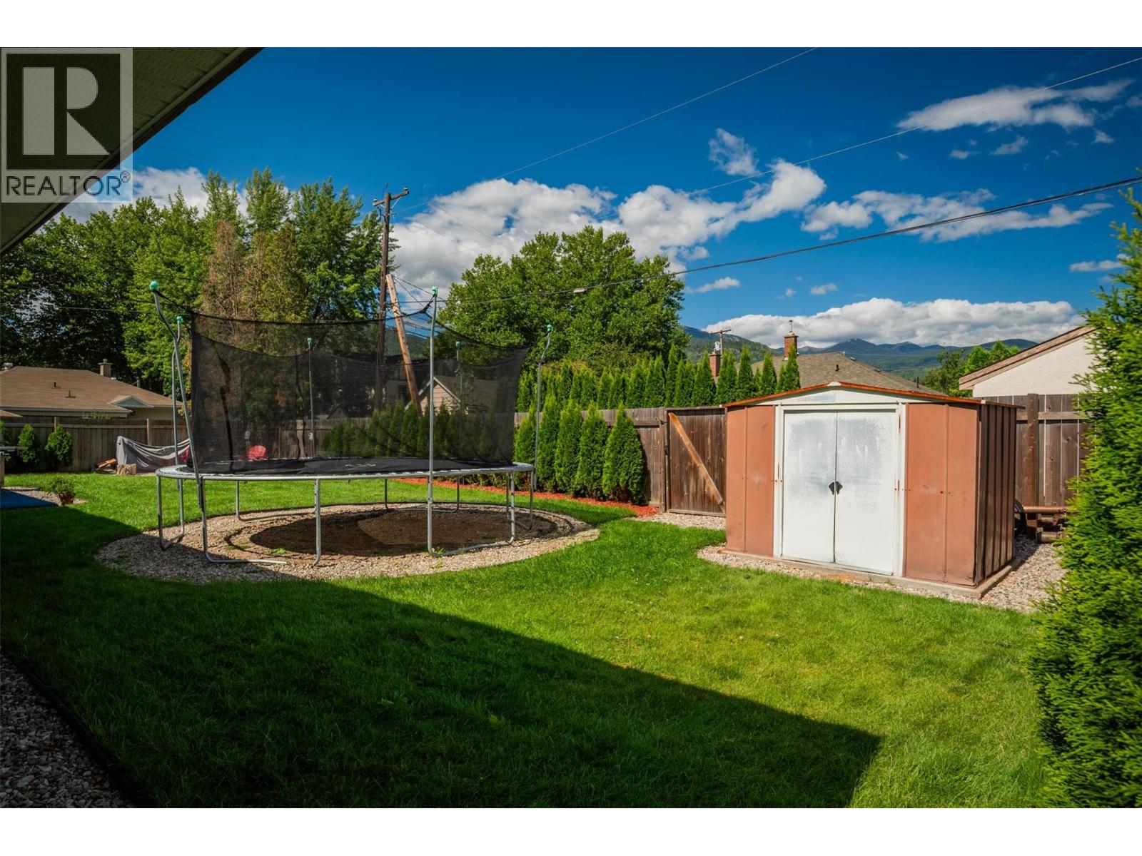 301 Sylvia Crescent, Trail, British Columbia  V1R 1A4 - Photo 38 - 10375099