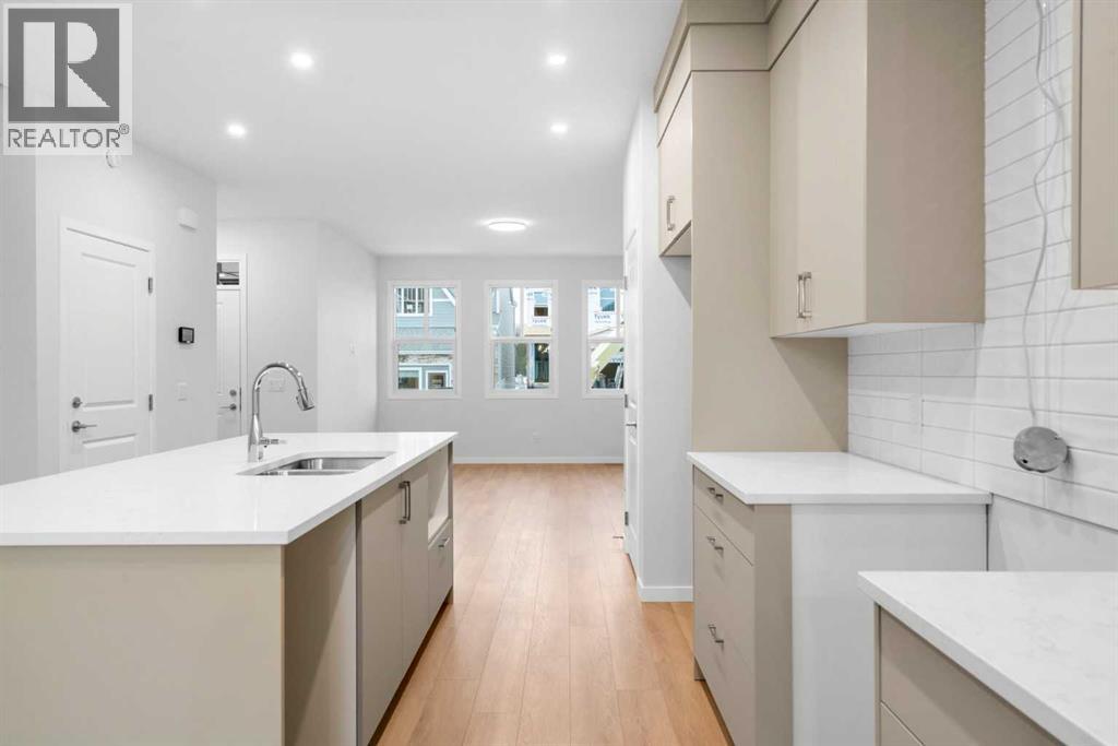 17 Creekview Manor Sw, Calgary, Alberta  T2X 5Y4 - Photo 6 - A2284416