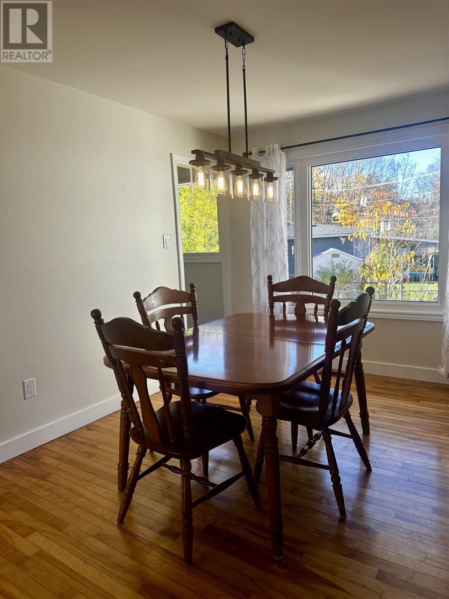 1 Balsam Pl, Elliot Lake, Ontario  P5A 2H4 - Photo 18 - SM253058