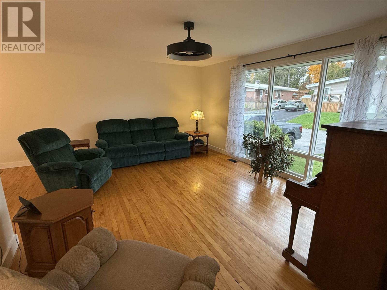 1 Balsam Pl, Elliot Lake, Ontario  P5A 2H4 - Photo 21 - SM253058