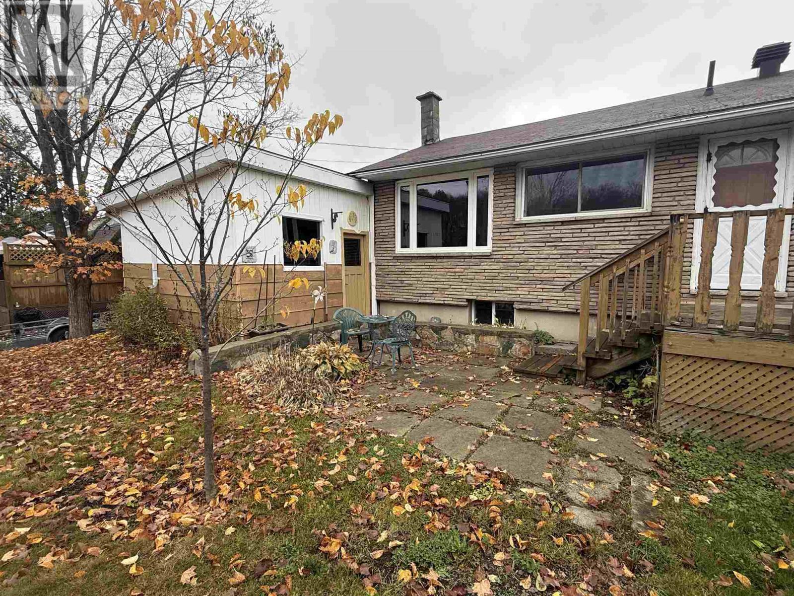 1 Balsam Pl, Elliot Lake, Ontario  P5A 2H4 - Photo 41 - SM253058