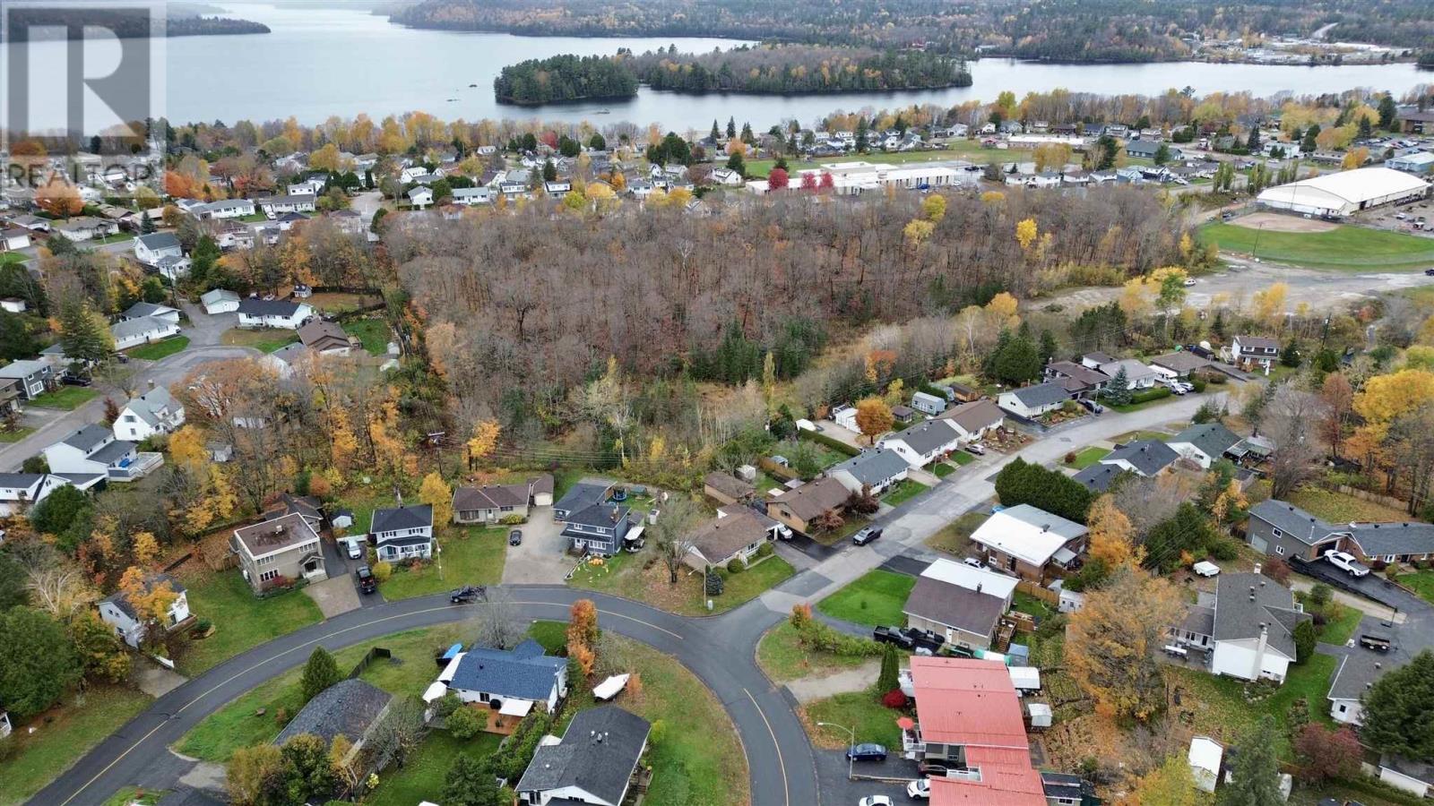 1 Balsam Pl, Elliot Lake, Ontario  P5A 2H4 - Photo 7 - SM253058