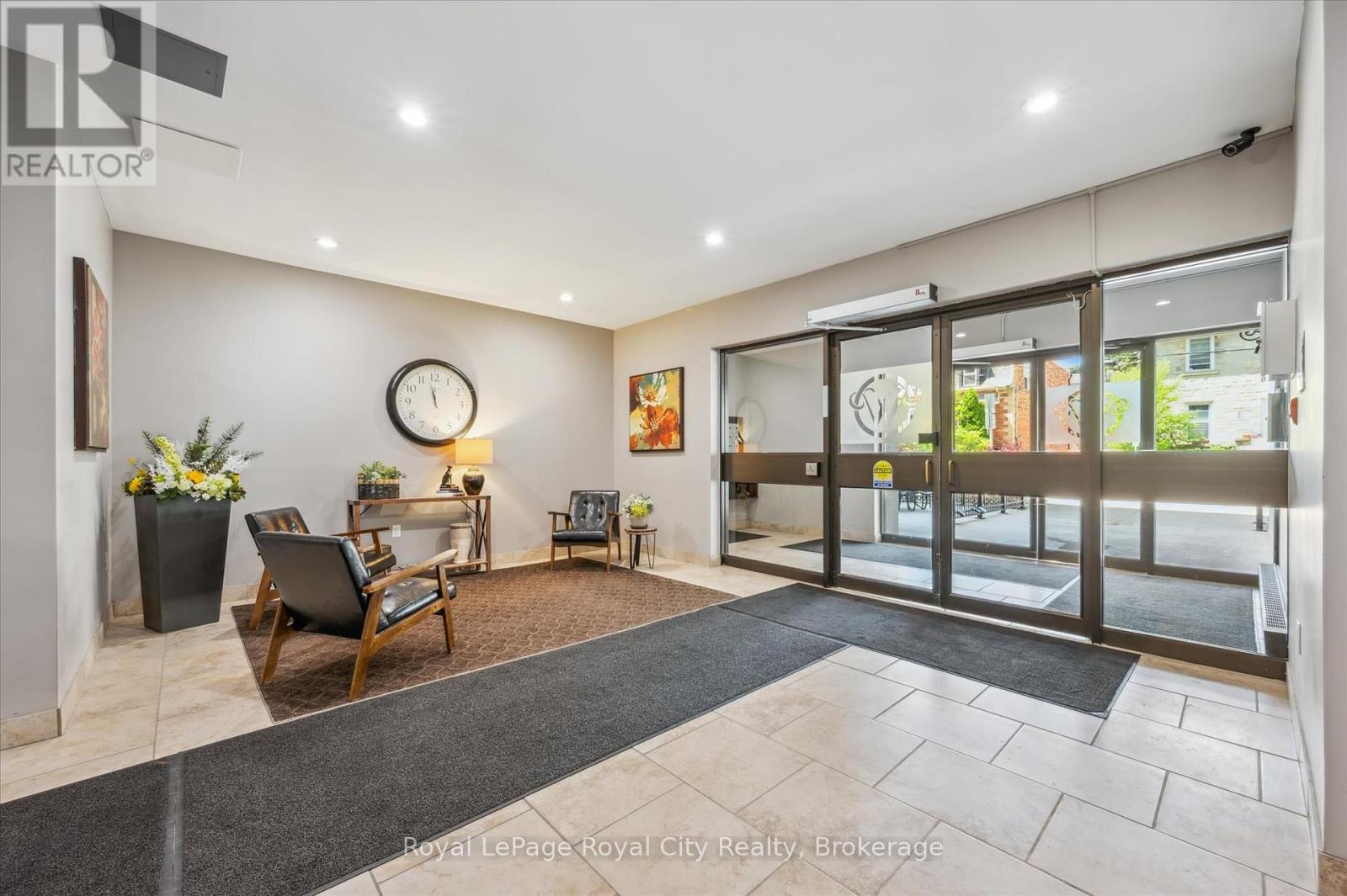 608 - 55 Yarmouth Street, Guelph (Downtown), Ontario  N1H 7R4 - Photo 3 - X12771770