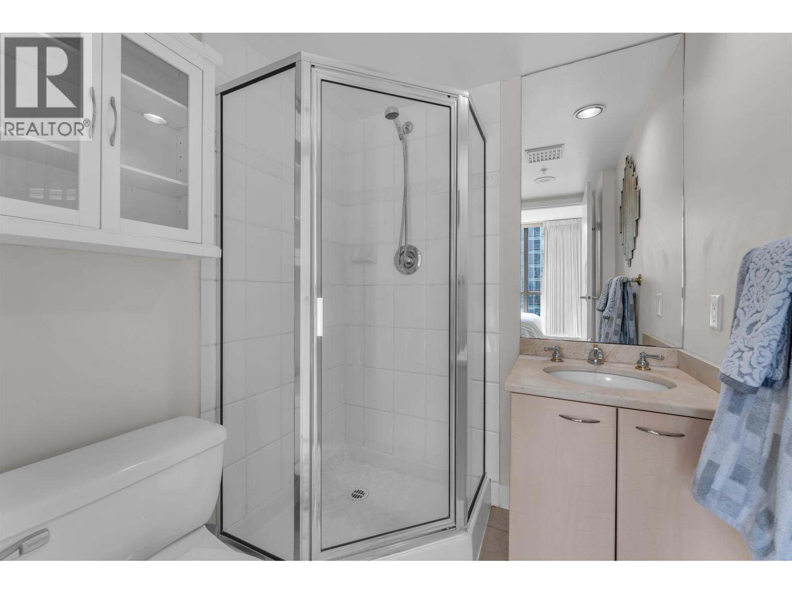 Listing Picture 22 of 33 : 2011 1331 ALBERNI STREET, Vancouver / 溫哥華 - 魯藝地產 Yvonne Lu Group - MLS Medallion Club Member