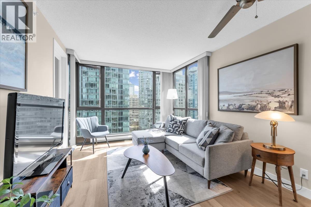 Listing Picture 3 of 33 : 2011 1331 ALBERNI STREET, Vancouver / 溫哥華 - 魯藝地產 Yvonne Lu Group - MLS Medallion Club Member