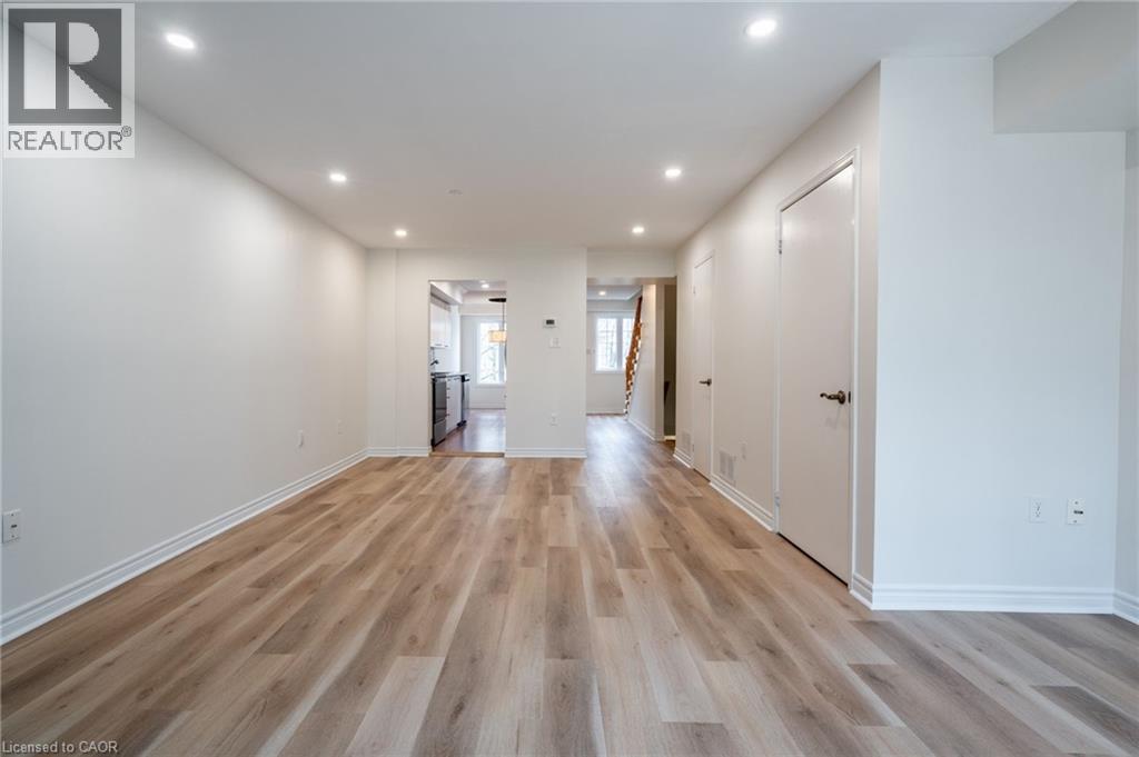 2075 Walkers Line Unit# 246, Burlington, Ontario  L7M 4G7 - Photo 8 - 40796062