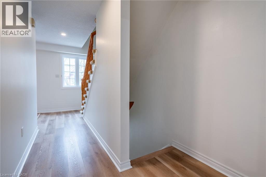 2075 Walkers Line Unit# 246, Burlington, Ontario  L7M 4G7 - Photo 4 - 40796062