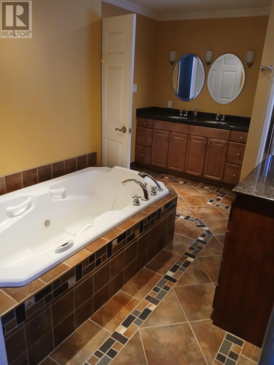 21 Bracken Pl, Elliot Lake, Ontario  P5A 1L5 - Photo 18 - SM260259