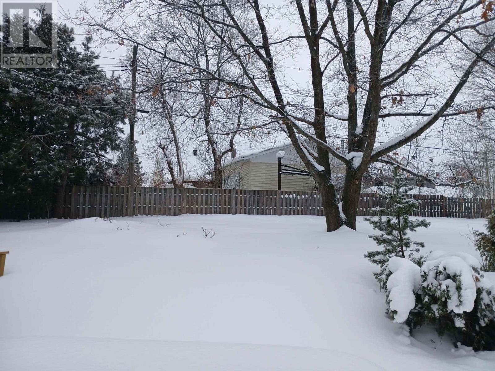 21 Bracken Pl, Elliot Lake, Ontario  P5A 1L5 - Photo 25 - SM260259