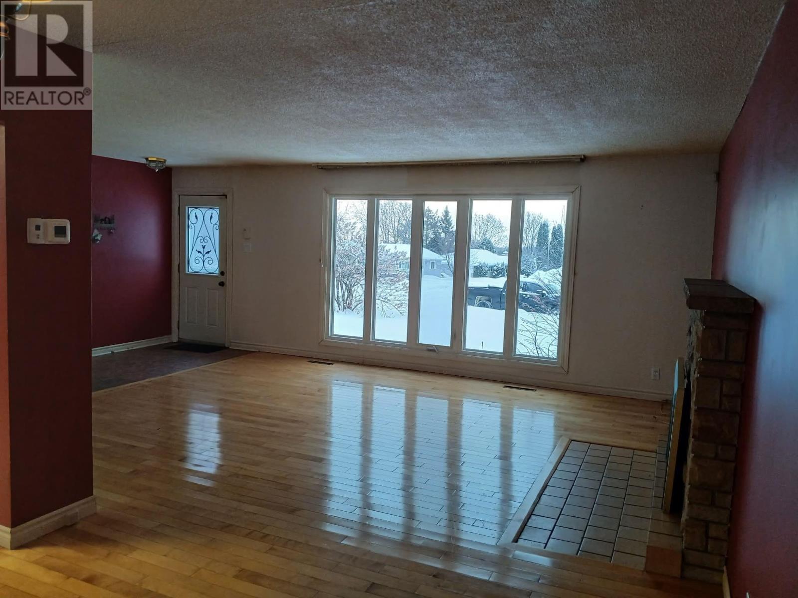 21 Bracken Pl, Elliot Lake, Ontario  P5A 1L5 - Photo 5 - SM260259