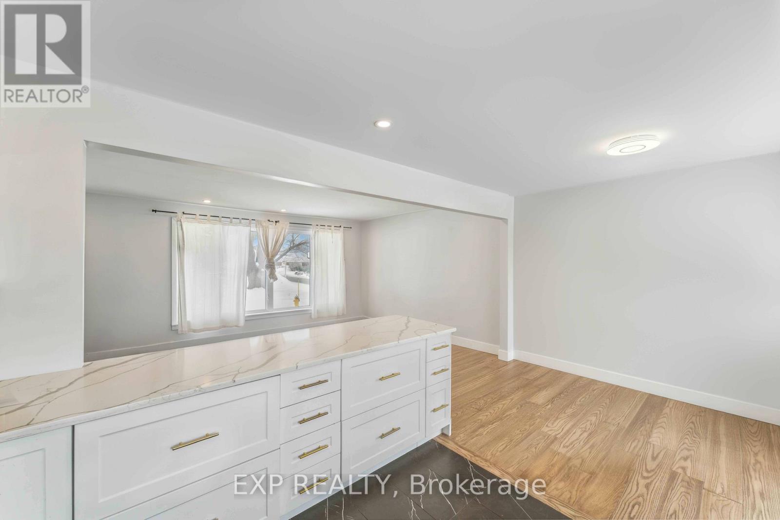 44 Sherry Lane, Ottawa, Ontario  K2G 3L8 - Photo 11 - X12771628