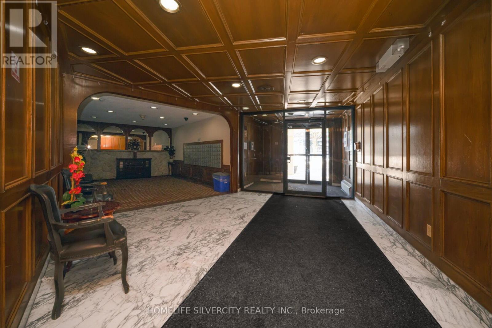 611 - 3577 Derry Road E, Mississauga, Ontario  L4T 1B3 - Photo 5 - W12769116