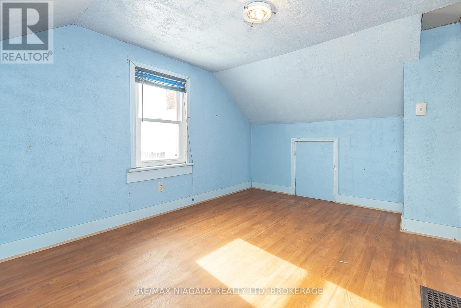 567 Killaly Street, Port Colborne, Ontario  L3K 2J8 - Photo 14 - X12771662