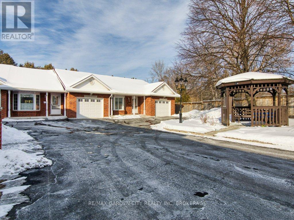 7 - 259 Scott Street, St. Catharines (Vine/linwell), Ontario  L2N 1H9 - Photo 2 - X12771812