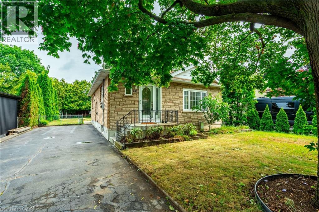 961 Danforth Avenue, Burlington, Ontario  L7T 1S7 - Photo 4 - 40760514