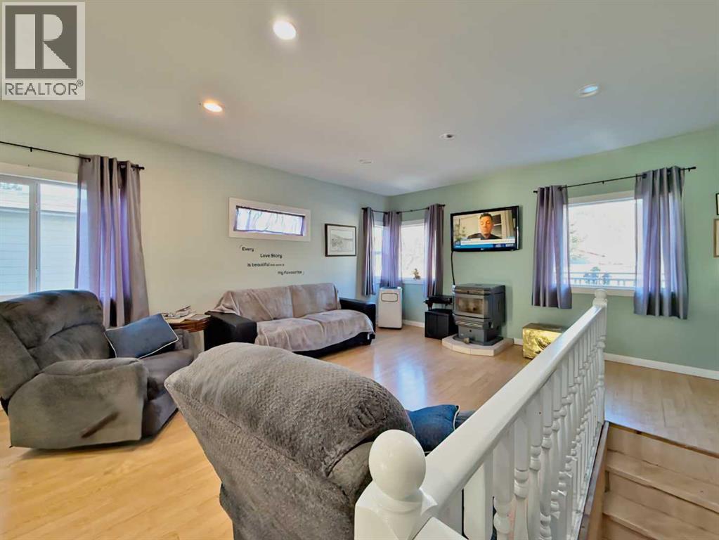 12718 21 Avenue, Blairmore, Alberta  T0K 0E0 - Photo 4 - A2281765