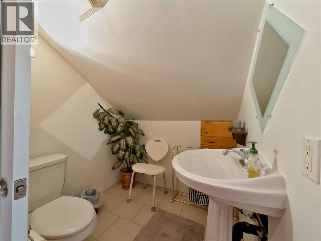 12718 21 Avenue, Blairmore, Alberta  T0K 0E0 - Photo 20 - A2281765