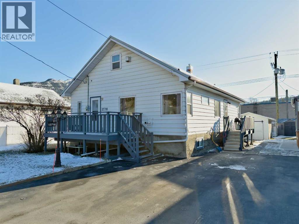 12718 21 Avenue, Blairmore, Alberta  T0K 0E0 - Photo 2 - A2281765