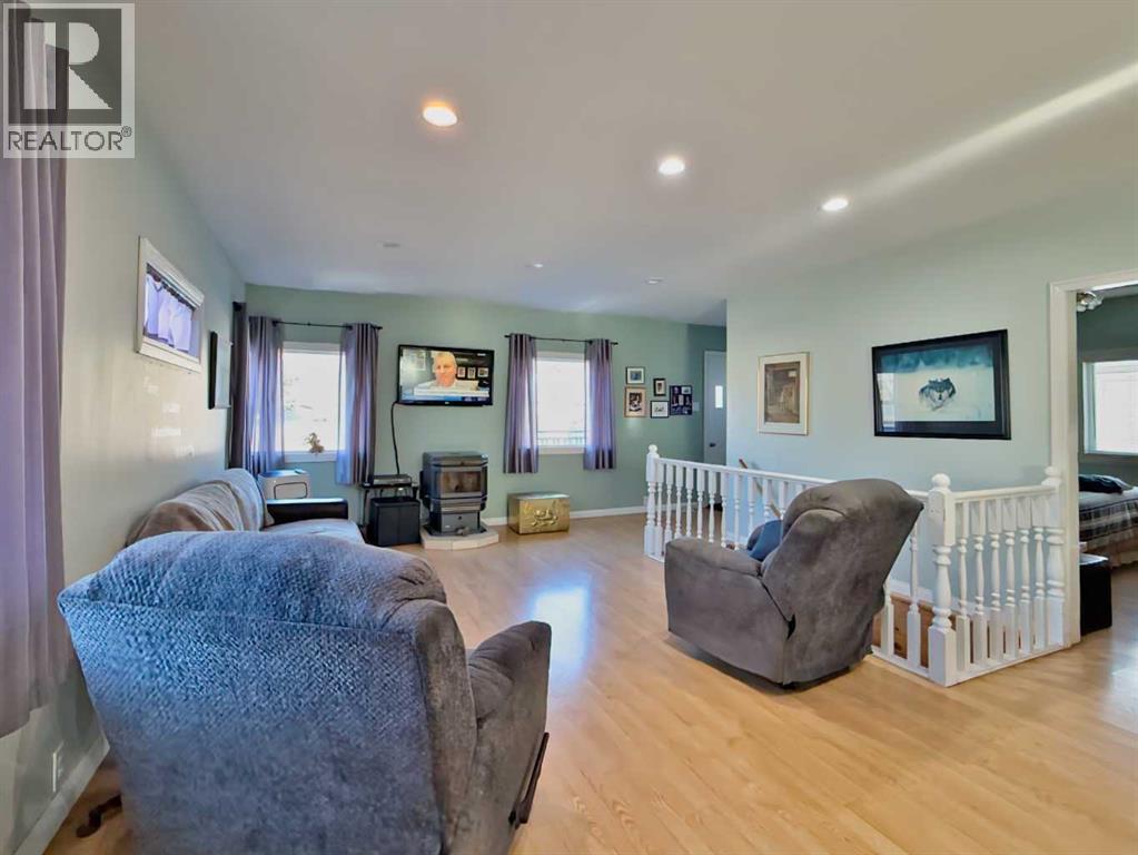 12718 21 Avenue, Blairmore, Alberta  T0K 0E0 - Photo 3 - A2281765