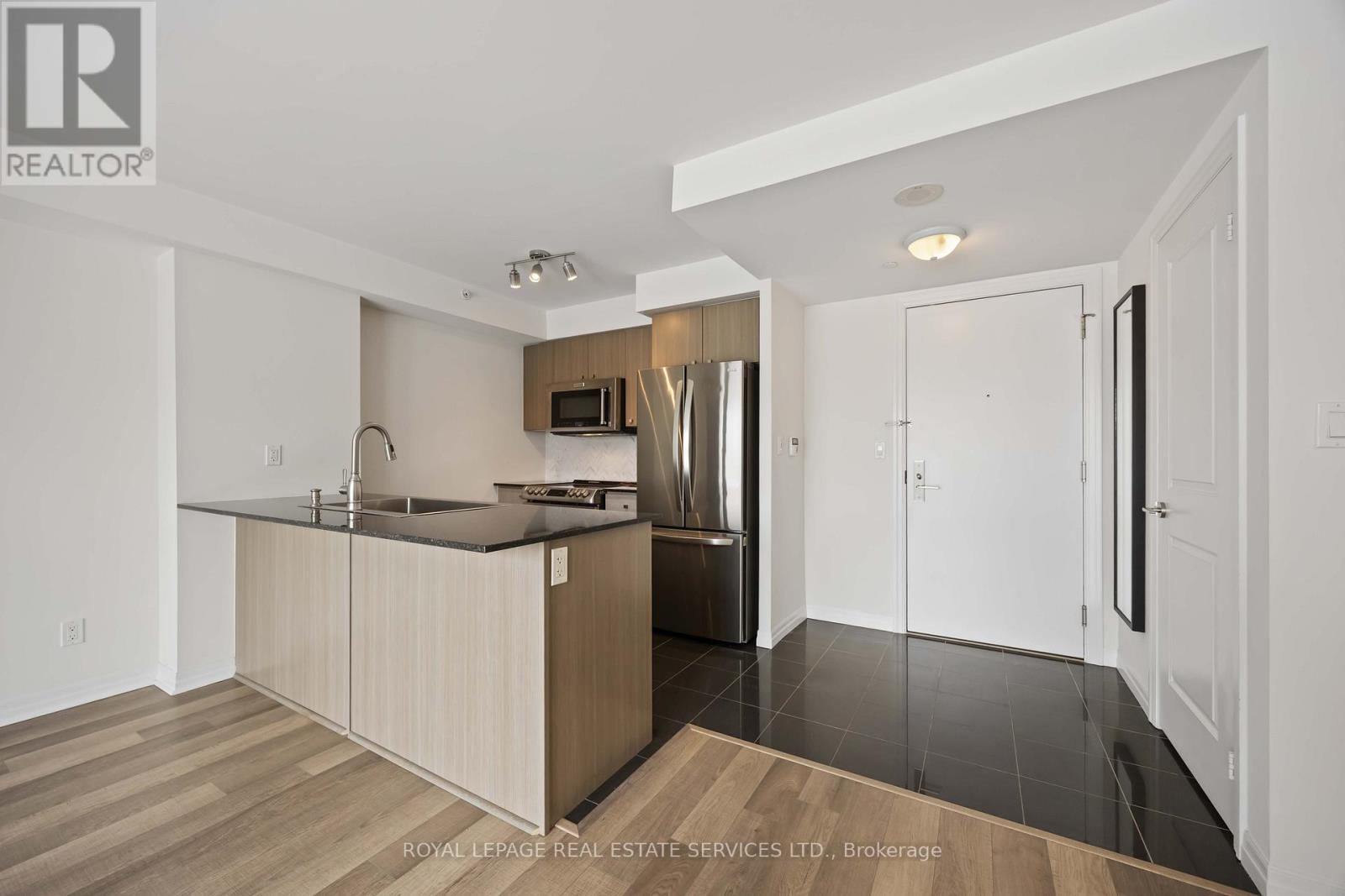 306 - 275 YORKLAND ROAD, Toronto, Ontario