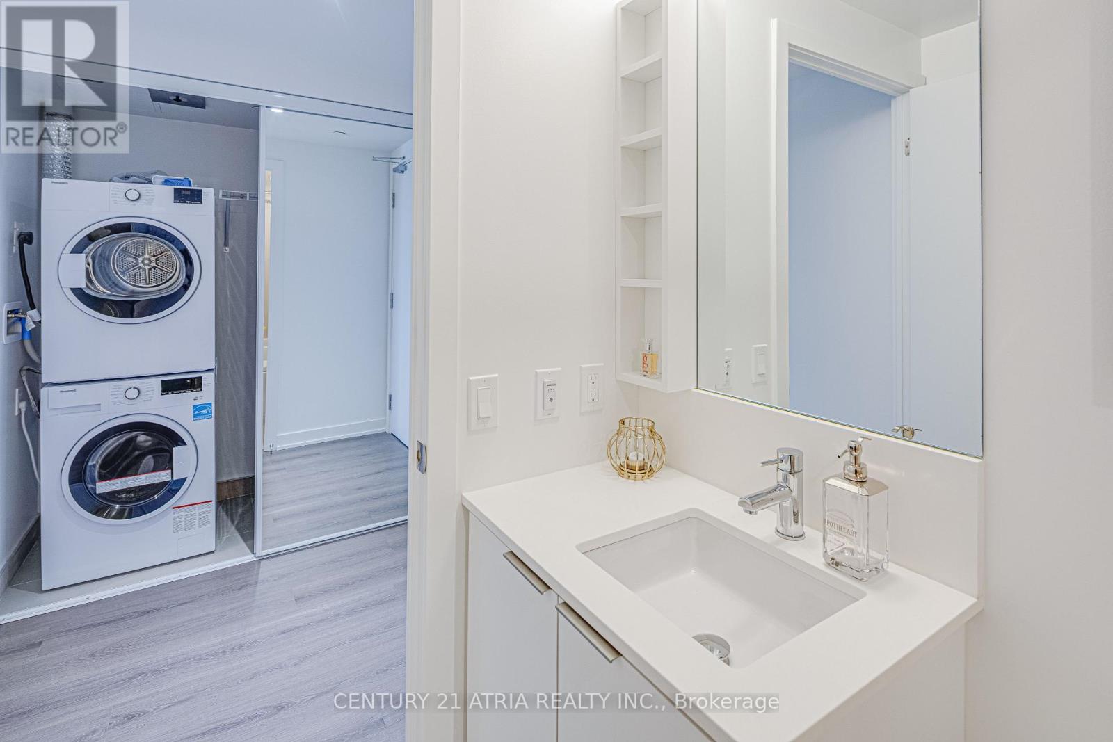 4007 - 8 Wellesley Street W, Toronto, Ontario  M4Y 0J5 - Photo 11 - C12771782