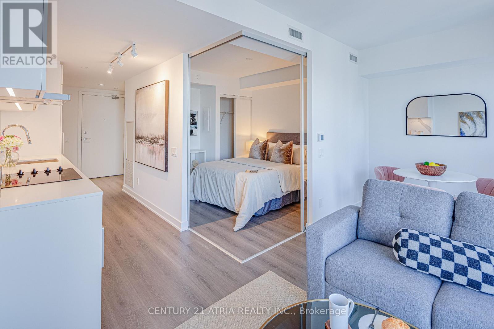 4007 - 8 Wellesley Street W, Toronto, Ontario  M4Y 0J5 - Photo 17 - C12771782