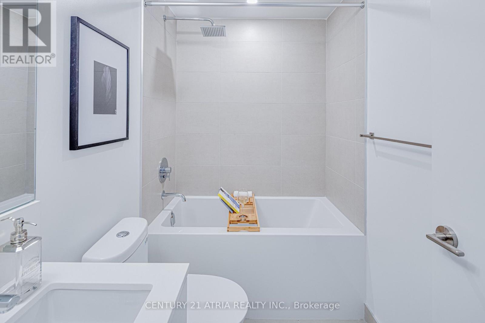 4007 - 8 Wellesley Street W, Toronto, Ontario  M4Y 0J5 - Photo 3 - C12771782