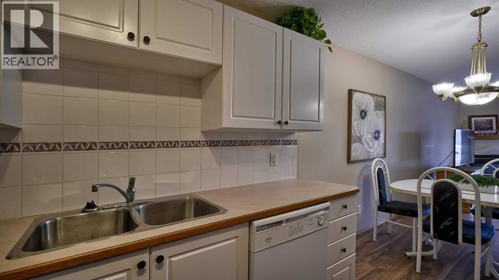 211, 728 Country Hills Road Nw, Calgary, Alberta  T3K 5K8 - Photo 9 - A2273653