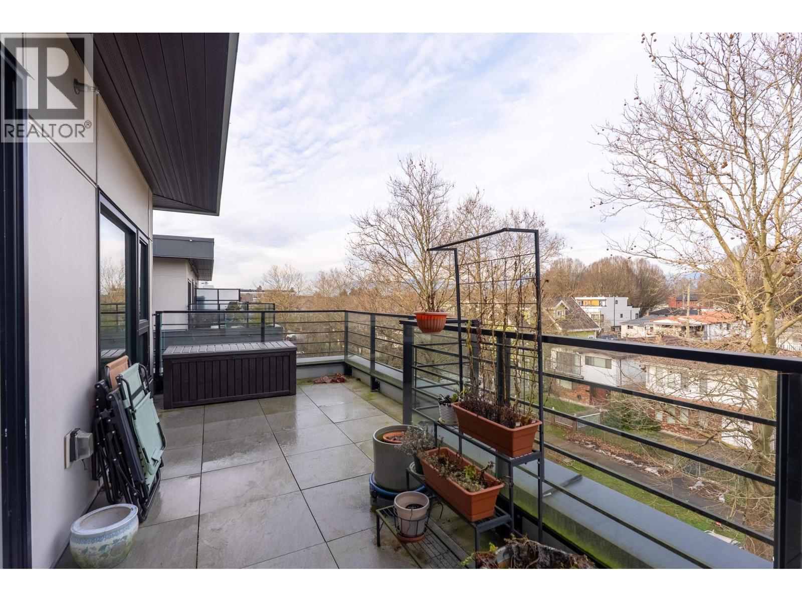 Listing Picture 7 of 23 : 405 2666 DUKE STREET, Vancouver / 溫哥華 - 魯藝地產 Yvonne Lu Group - MLS Medallion Club Member