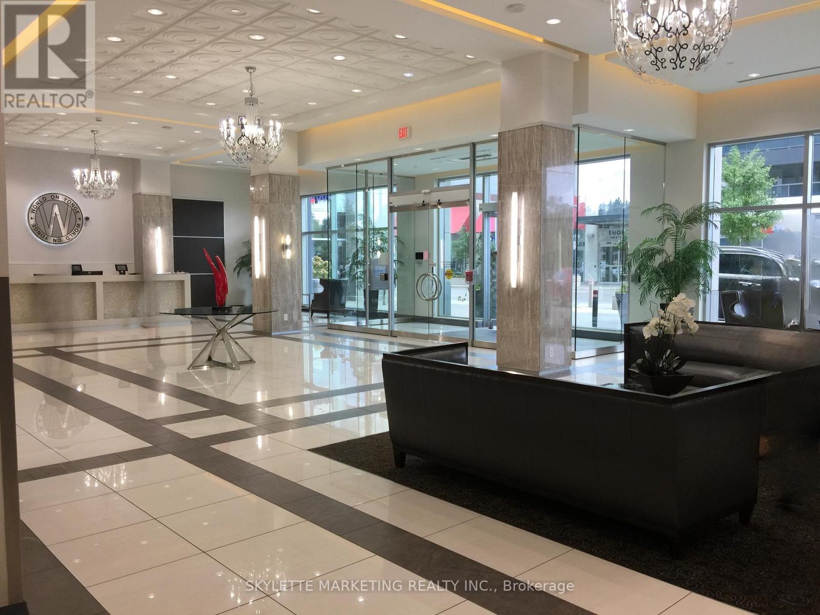 #1427 - 7161 Yonge Street, Markham, Ontario  L3T 0C8 - Photo 2 - N12771658