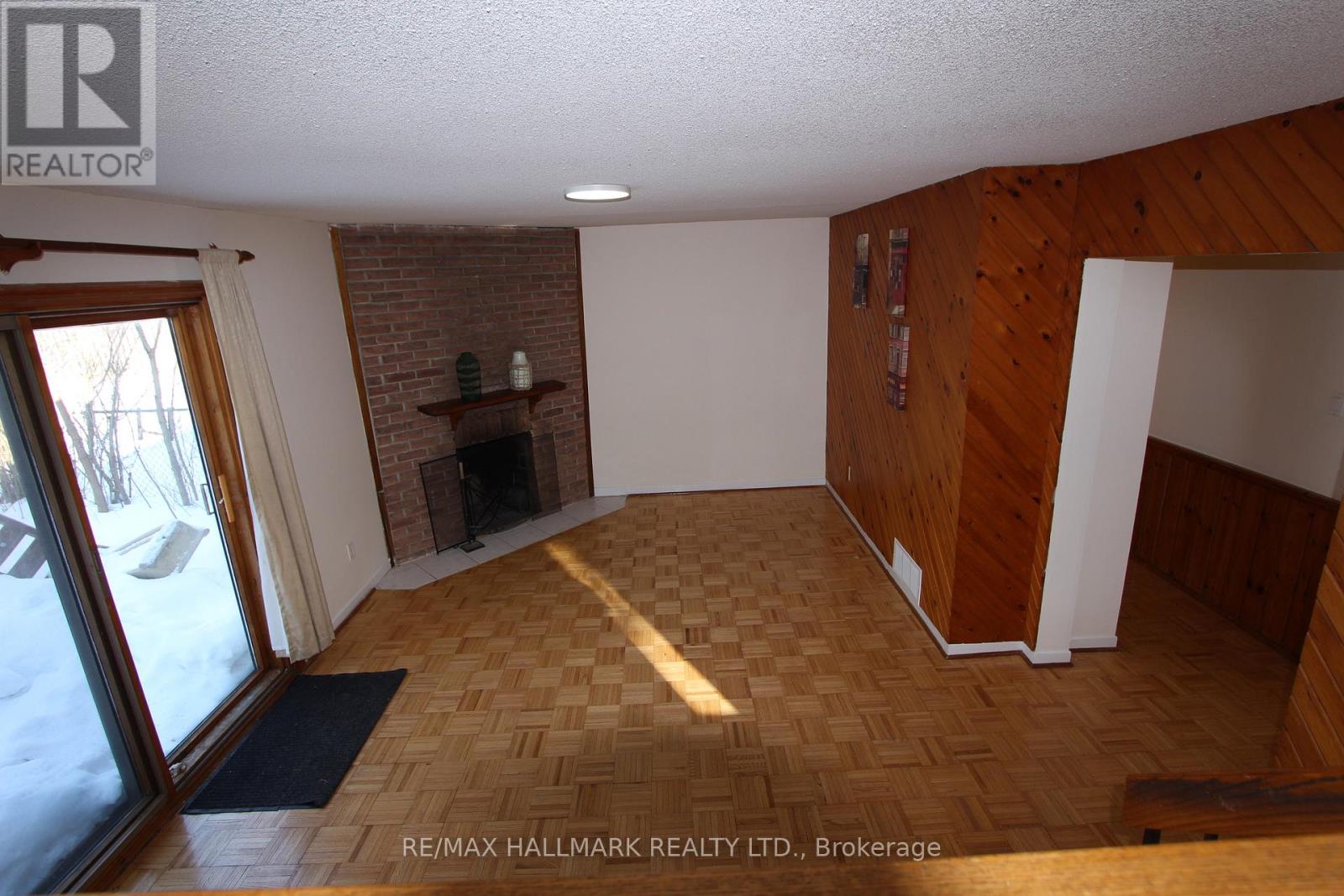 22 Springhead Gardens, Richmond Hill, Ontario  L4C 5B9 - Photo 10 - N12771724