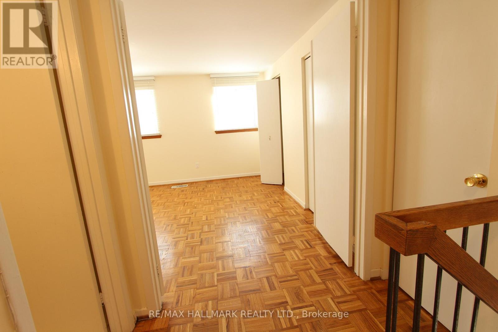 22 Springhead Gardens, Richmond Hill, Ontario  L4C 5B9 - Photo 13 - N12771724