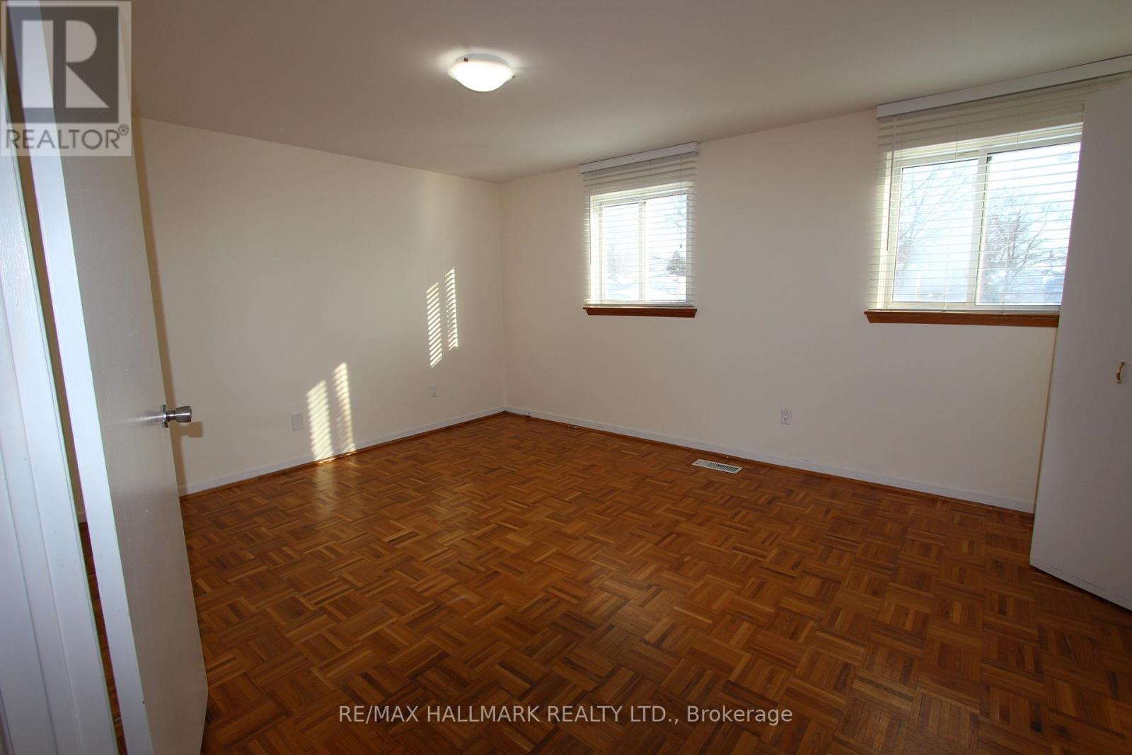 22 Springhead Gardens, Richmond Hill, Ontario  L4C 5B9 - Photo 14 - N12771724