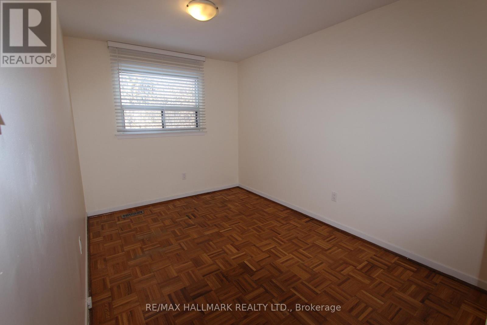 22 Springhead Gardens, Richmond Hill, Ontario  L4C 5B9 - Photo 15 - N12771724