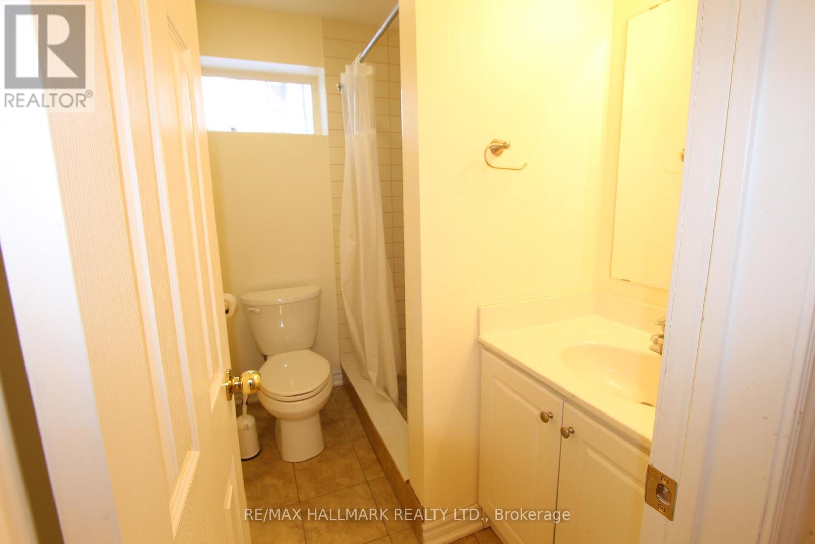 22 Springhead Gardens, Richmond Hill, Ontario  L4C 5B9 - Photo 21 - N12771724