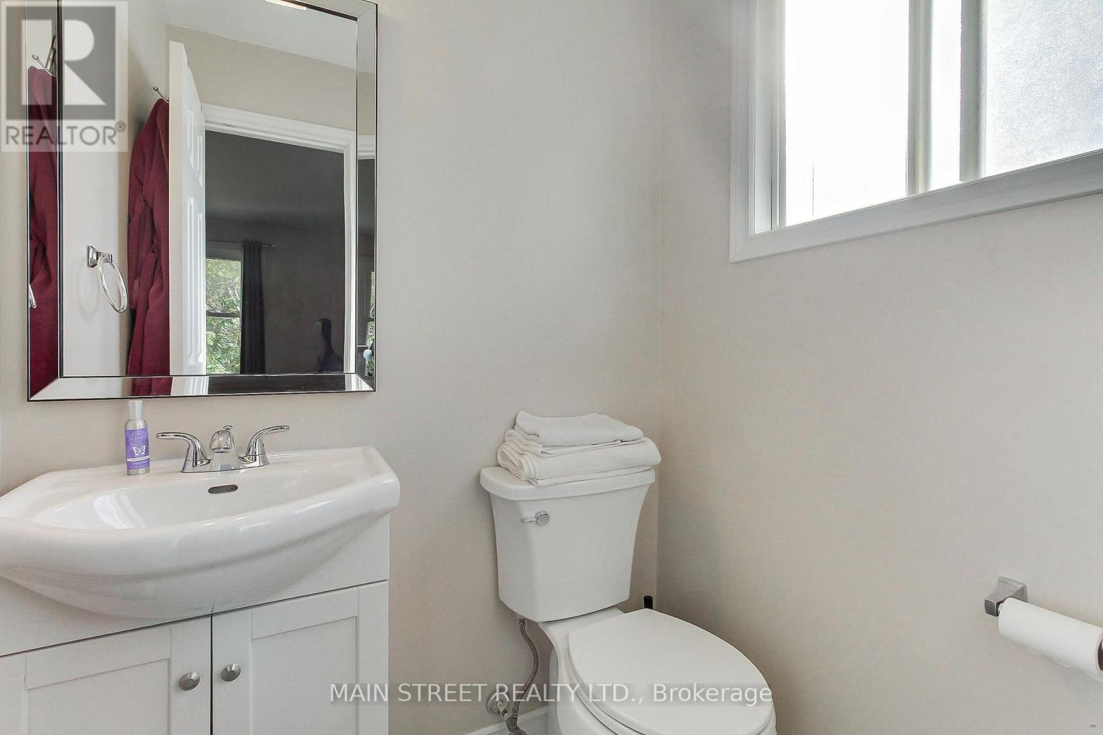 16 Ramsay Street, East Gwillimbury, Ontario  L0G 1H0 - Photo 15 - N12771748