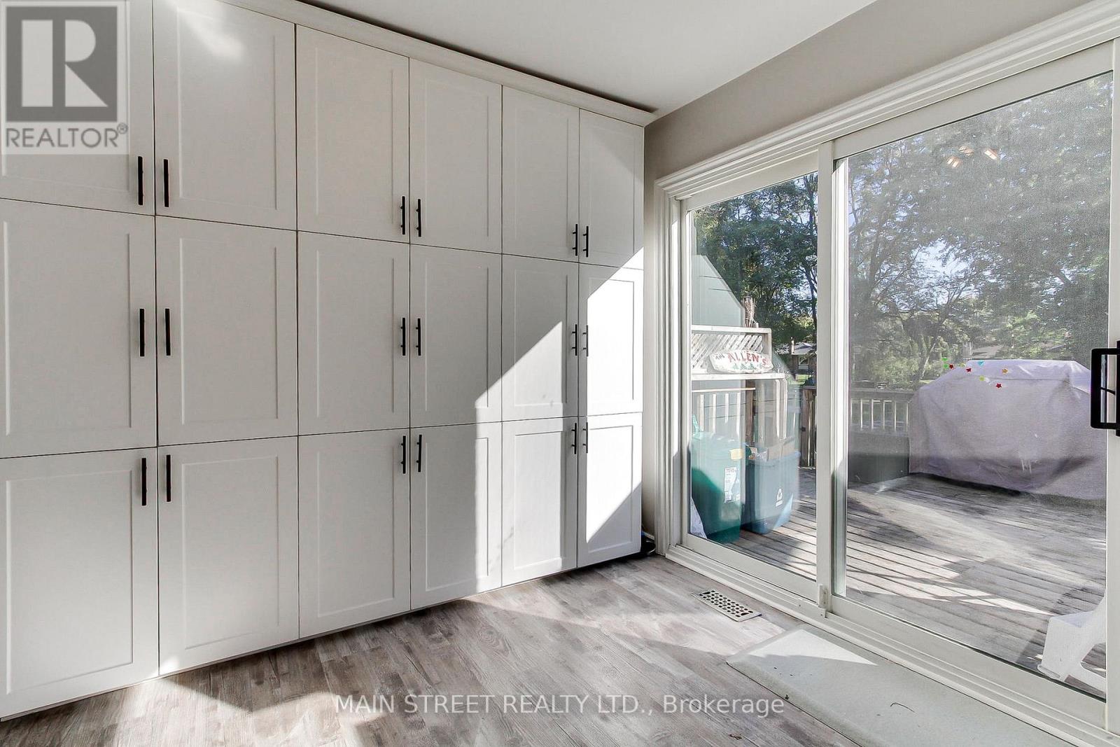 16 Ramsay Street, East Gwillimbury, Ontario  L0G 1H0 - Photo 9 - N12771748