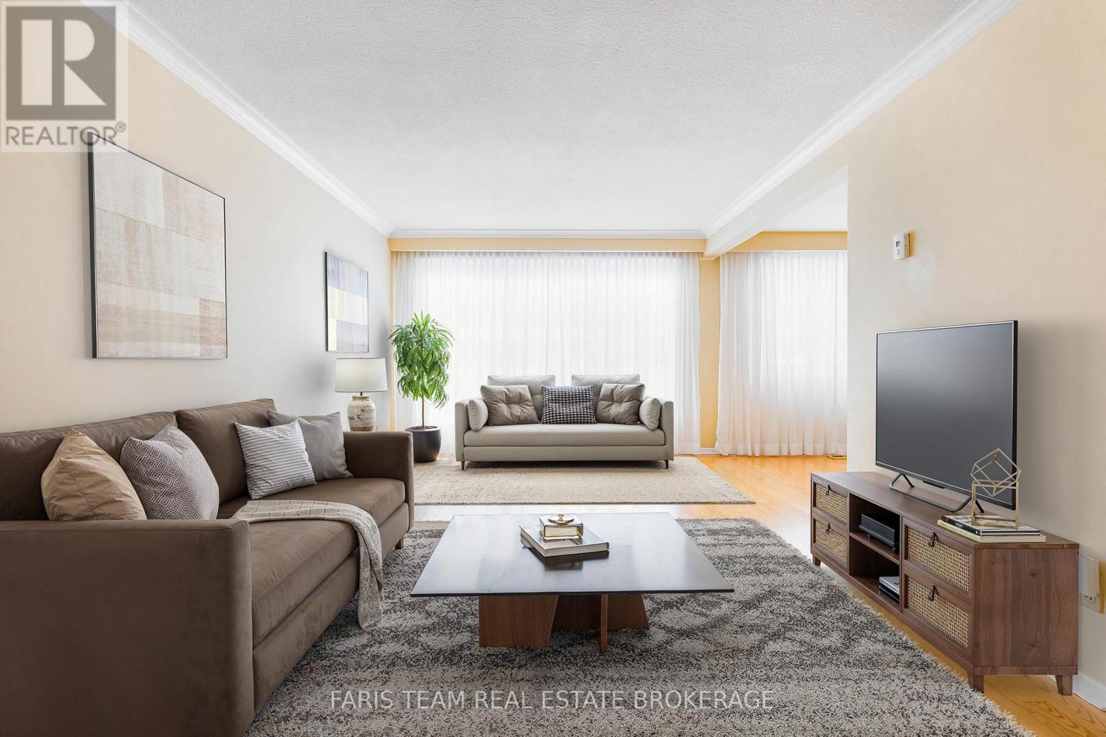 64 Steel Street, Barrie (Grove East), Ontario  L4M 4H5 - Photo 10 - S12771602