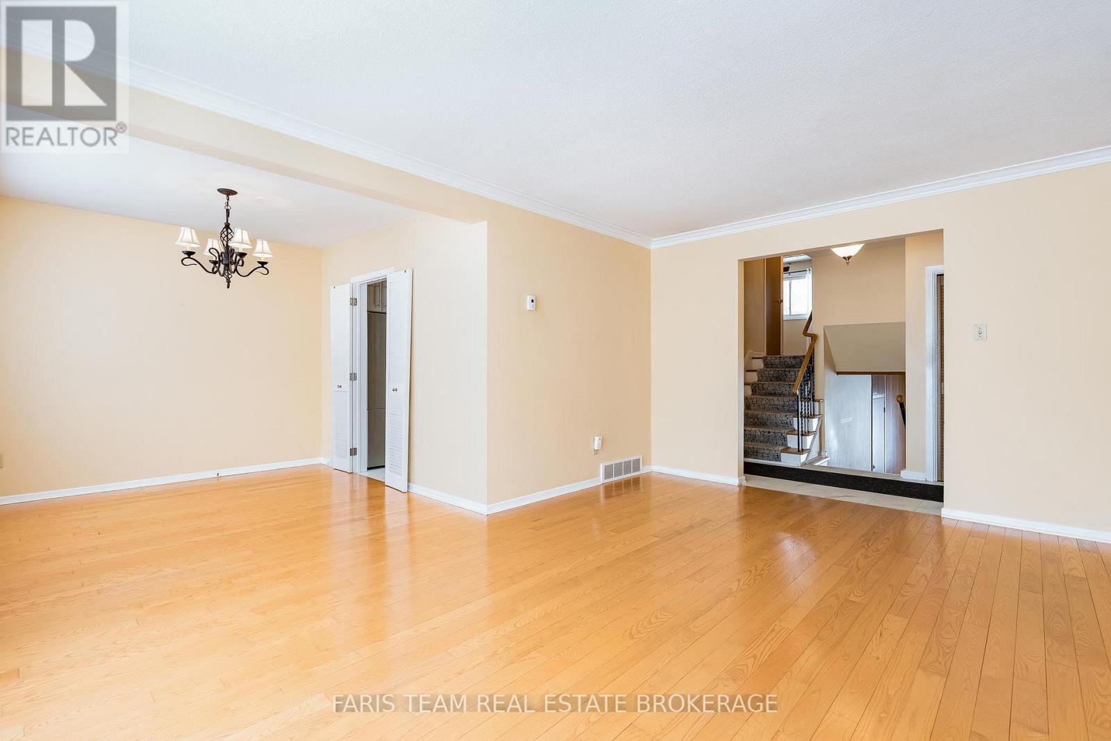 64 Steel Street, Barrie (Grove East), Ontario  L4M 4H5 - Photo 15 - S12771602