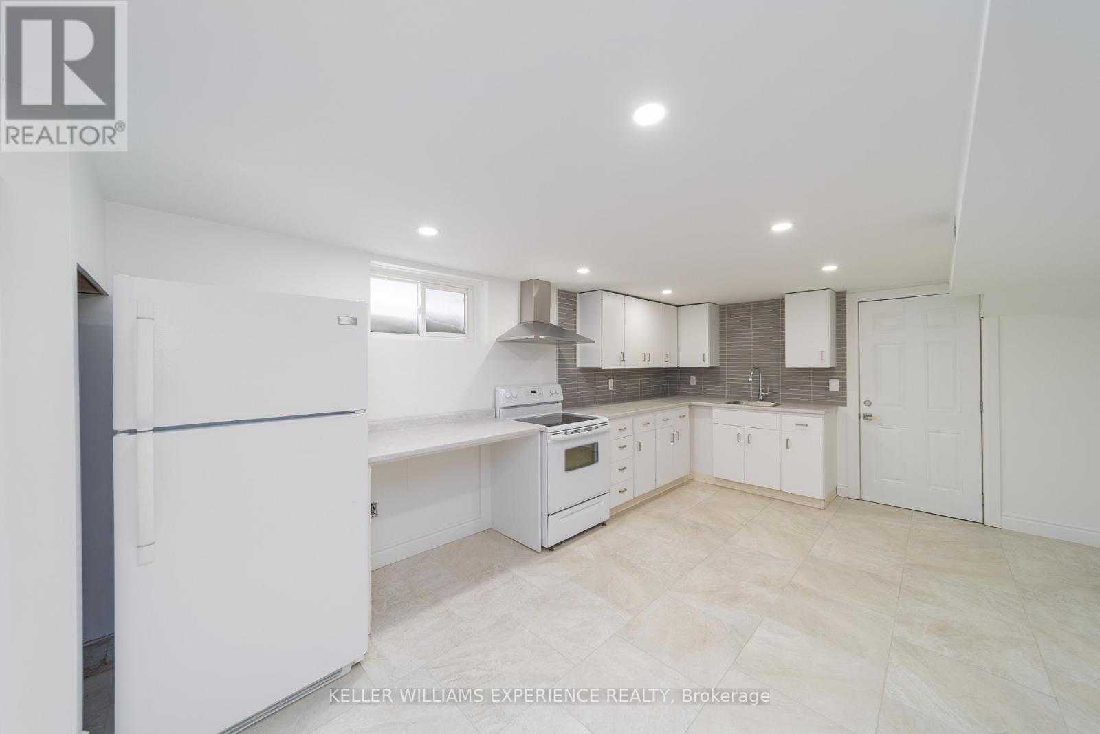 Lower - 51 Davidson Street, Barrie, Ontario  L4M 3S1 - Photo 2 - S12771610