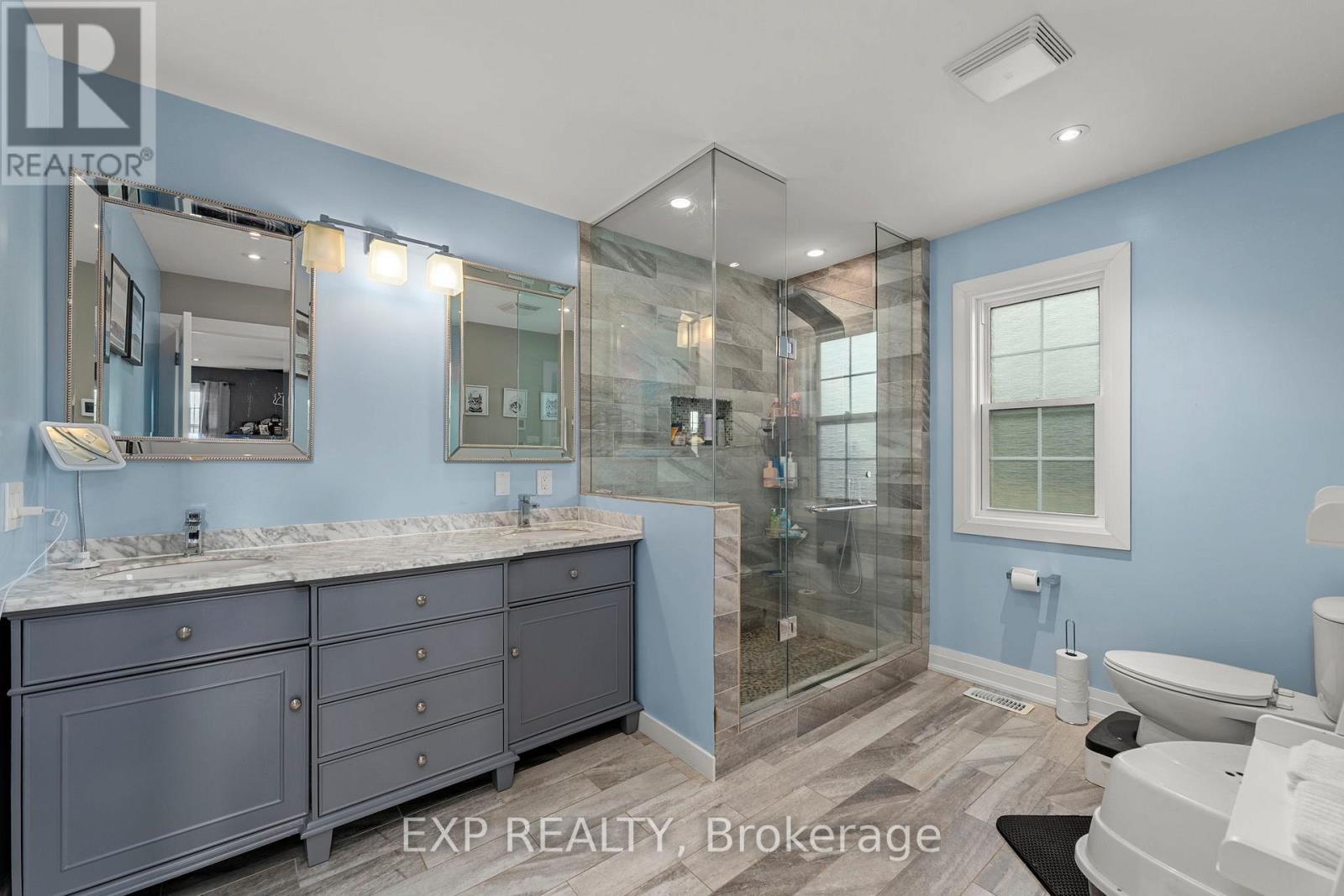 1109 Ravenshoe Road, East Gwillimbury, Ontario  L9P 1R2 - Photo 22 - N12393957