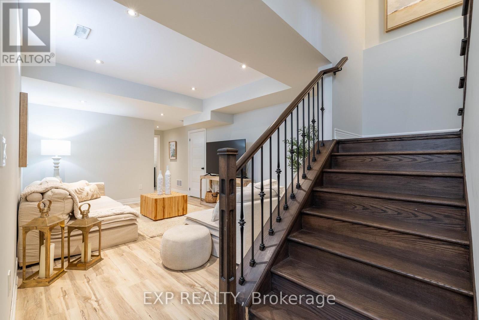 258 Andrew Street, Newmarket (Central Newmarket), Ontario  L3Y 1H2 - Photo 35 - N12723444